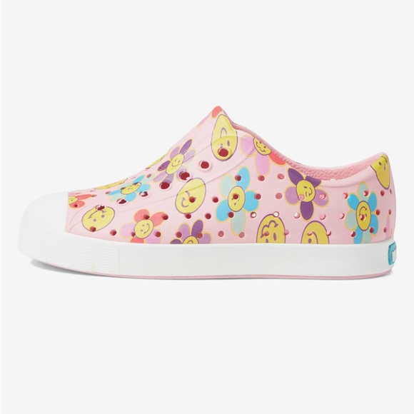 NEW NATIVE SHOES IN BOX!! - Picture 2 of 5